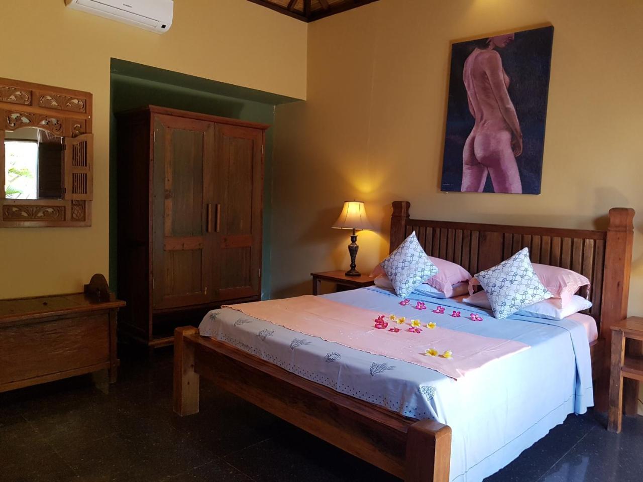 Gili Exotic Villa Gili Trawangan Exterior photo